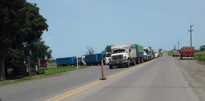 Timbúes: habilitarán el paso de camiones e instalarán postas sanitarias