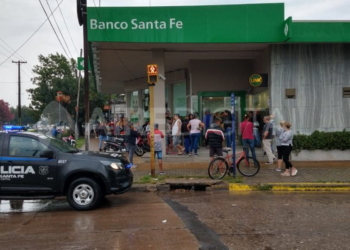 Anunciaron que los bancos abrirán sábado y domingo para descomprimir las filas