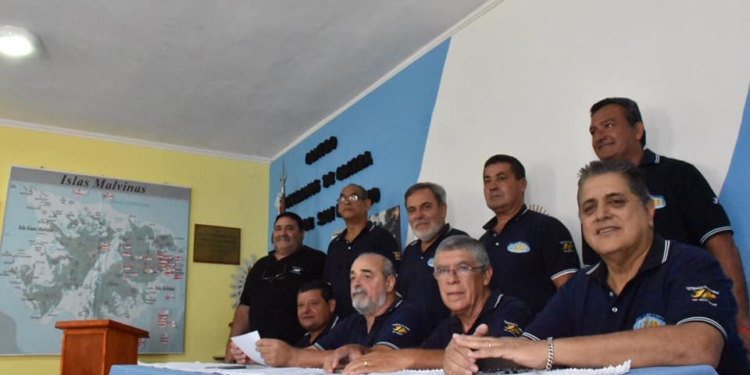 Ex combatientes de Malvinas invitan a embanderar las casas y cantar el himno