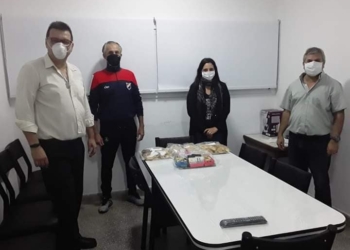 Concejal de Totoras entregó el desayuno a personal de salud local