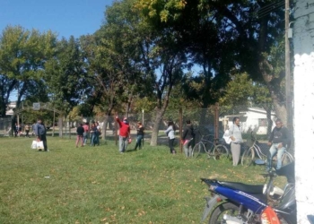 Realizaron 270 porciones de arroz solidario en Maciel y van por más