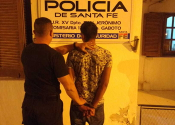 Se juntaron a comer y agredieron a la policía en Gaboto: un detenido