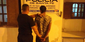 Se juntaron a comer y agredieron a la policía en Gaboto: un detenido