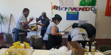 Los vecinos solidarios de Maciel no se detienen y organizan un cuarto menú