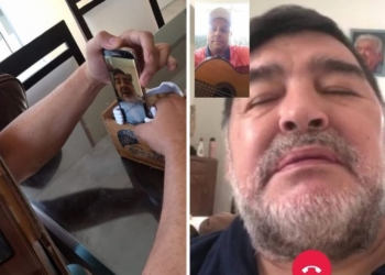 Emocionó a Dios: el «Pájaro» Lietti le cantó a Maradona por videollamada