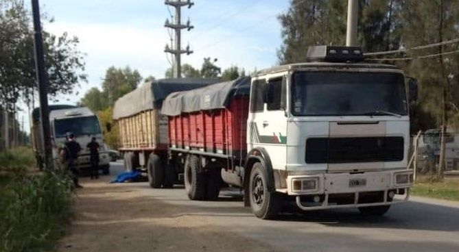 Accidente fatal: un camionero murió atropellado por otro