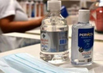 Establecieron precios máximos para alcohol en gel y barbijos