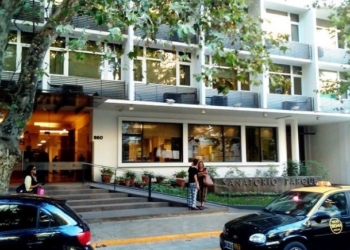 Una enfermera de San Lorenzo dio positivo: se contagió en un sanatorio