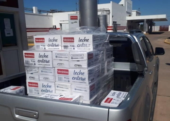 Empleados de una empresa láctea donaron leche a diversas instituciones