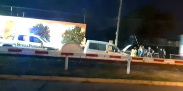 Timbúes: vecinos, camioneros y GUM evitaron el incendio de un vehículo