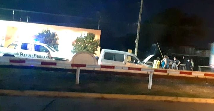 Timbúes: vecinos, camioneros y GUM evitaron el incendio de un vehículo