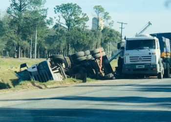Timbúes: quiso adelantarse por la banquina y cayó a la cuneta