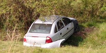 Una mujer lesionada tras despistar su auto en el ingreso a Gaboto