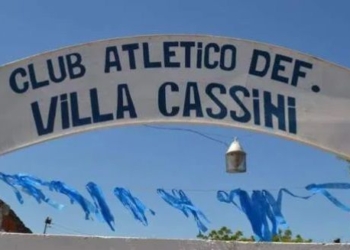Jugaban al fútbol en cuarentena: terminó en disturbios y amenazas a la policía