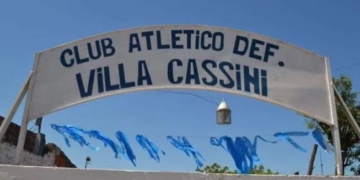 Jugaban al fútbol en cuarentena: terminó en disturbios y amenazas a la policía
