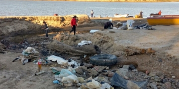 Limpieza y un llamado de conciencia en las costas de Puerto Aragón