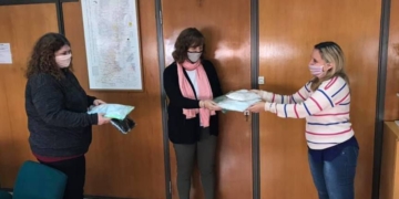 El Rotary Club Totoras entregó tapabocas de producción propia a la intendenta