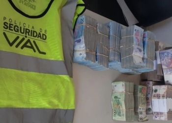Viajaba con dos millones de pesos por autopista y fue demorado en Timbúes