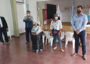 Diana entregó un respirador en la ciudad de San Genaro