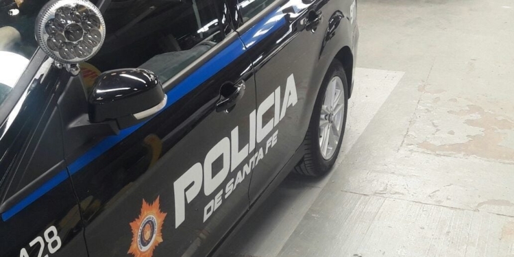 La hisoparon y debía estar aislada, pero fue detenida andando en moto