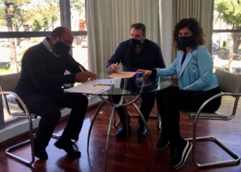 Andino firmó el acuerdo y comenzará la construcción de la bicisenda