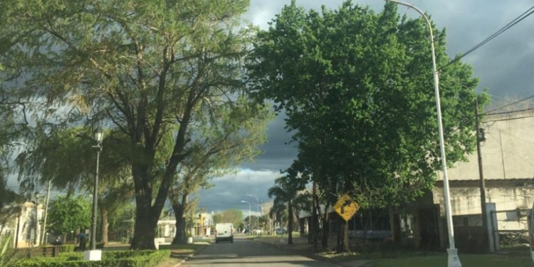La temperatura superaría los 30º en la región y hay pronóstico de lluvia