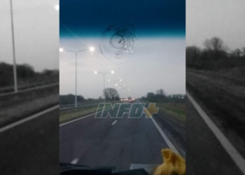 Una pareja de Díaz fue atacada con un piedrazo mientras viajaba en autopista