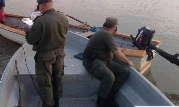 Pescadores y cazadores sancionados: redes grandes y nutrias secuestradas