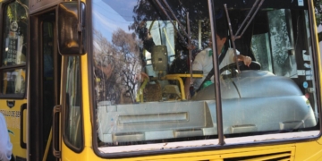 Comenzó un nuevo paro de colectivos por retraso salarial