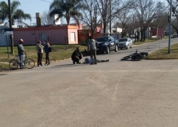 San Genaro: un motociclista lesionado tras chocar con un auto