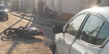 Chocó con su auto y le dijo a la policía que llevaba droga debajo de la alfombra
