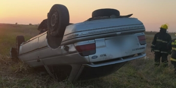Un auto volcó en Ruta 65 y sus ocupantes resultaron heridos 