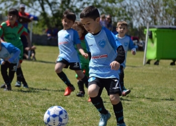 Clubes de Totoras juntan firmas para la habilitación de actividades para niños