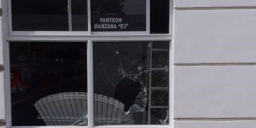 San Genaro: robaron cables, herramientas y placas de bronce en el cementerio