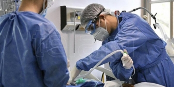 Reportaron 1.728 casos nuevos y 36 muertes este lunes