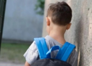 Un nene huyó de su casa en bicicleta y contó que sufre maltrato familiar