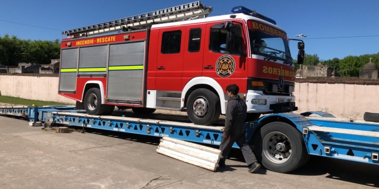 Bomberos de Barrancas sumaron una nueva autobomba al cuartel