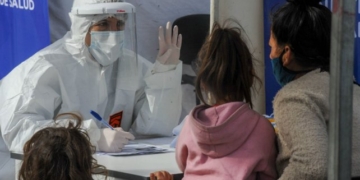 La provincia confirmó 2.319 nuevos contagios y 33 muertes