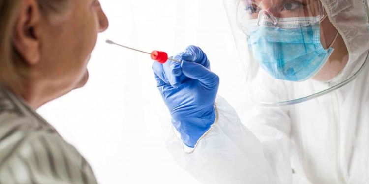 Confirmaron diez casos positivos en un geriátrico de Coronda