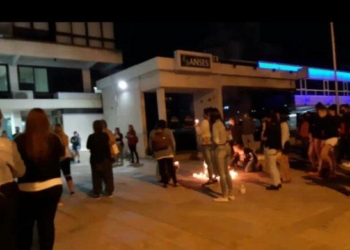 Dolor y pueblada por el femicidio de una joven en la región