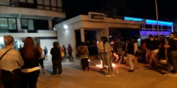 Dolor y pueblada por el femicidio de una joven en la región