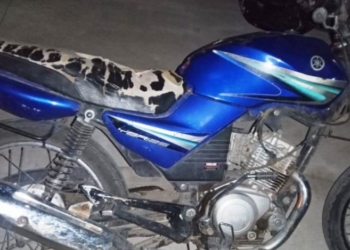 Embistió con su moto a un policía tras ser detenido en un control