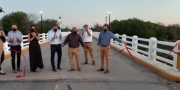 Andino festejó sus 110 años inaugurando la iluminación del puente