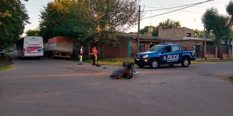 Accidente fatal en la región: murió un motociclista de 19 años