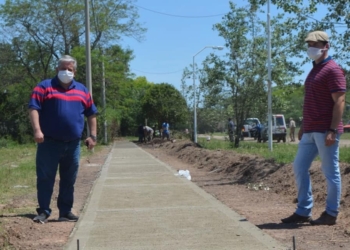 Construyen 5 km de veredas para unir Timbúes y Villa La Ribera