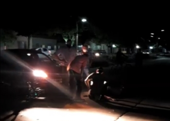 Barrancas: una joven herida tras chocar moto y auto en una esquina céntrica