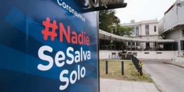 Récord de fallecidos y contagios por debajo de los 2 mil casos en Santa Fe