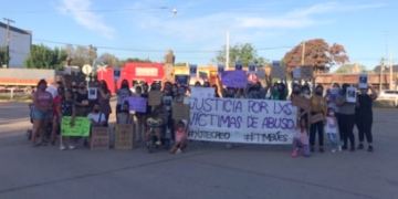 Marcharon por las calles de Timbúes contra la violencia de género