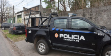 Forcejó con una mujer para meterla en una casa: fue detenido