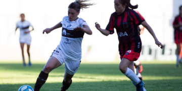Delfina hizo historia: es la primera totorense en debutar en primera división de AFA